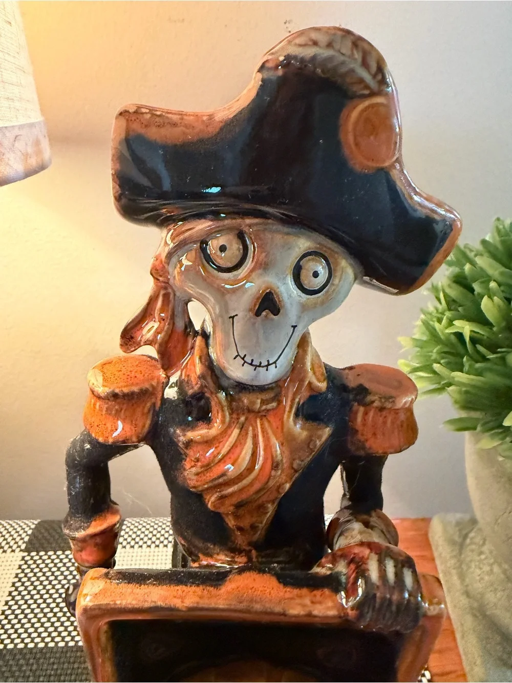 BONEY BUNCH PIRATE CANDLE HOLDER YANKEE CANDLE 2009 HALLOWEEN DECOR COLLECTIBLE